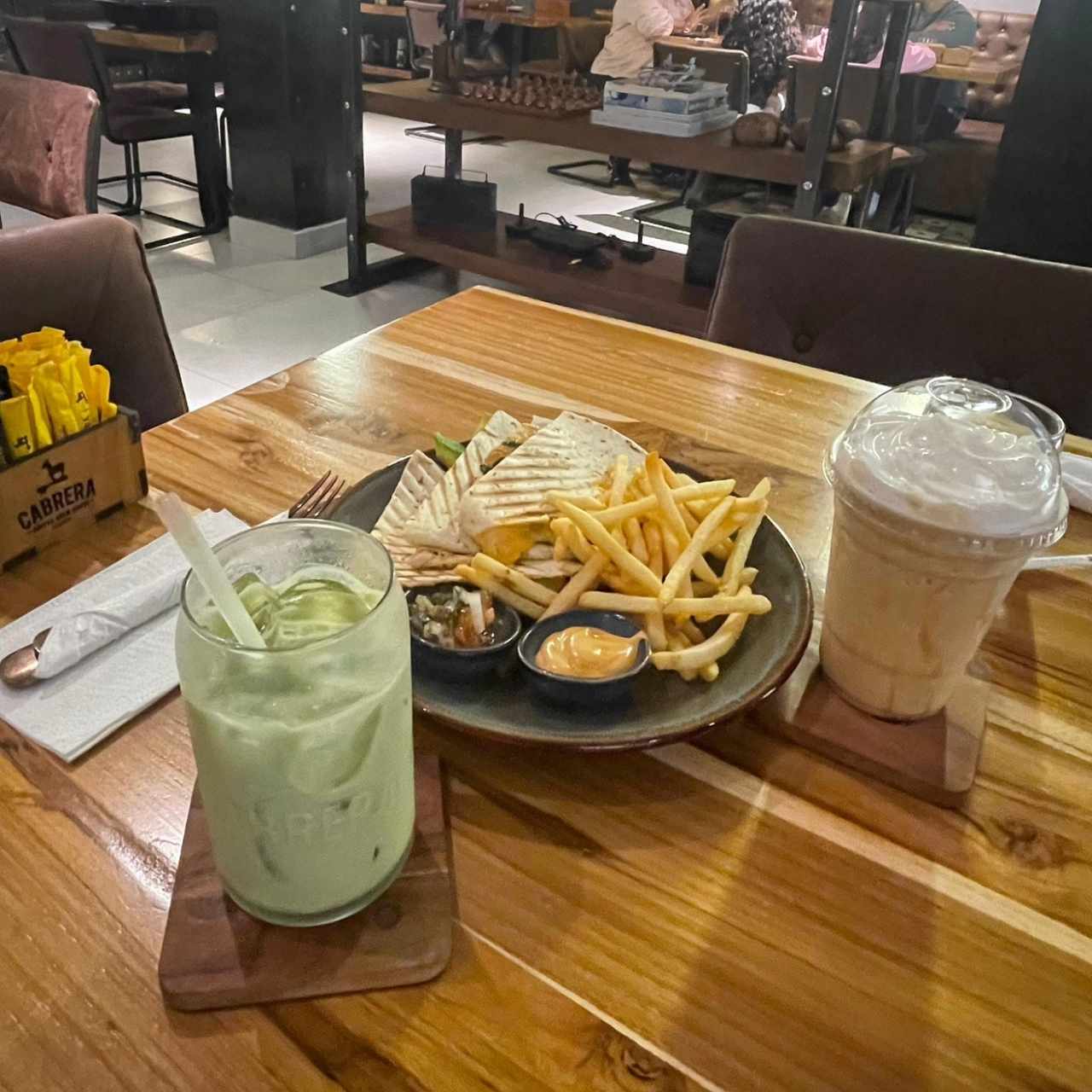 Matcha ice latre y quesadillas 