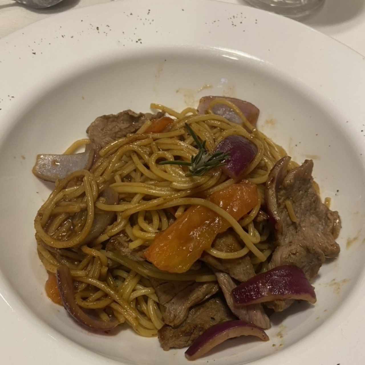 Tallarines con carne
