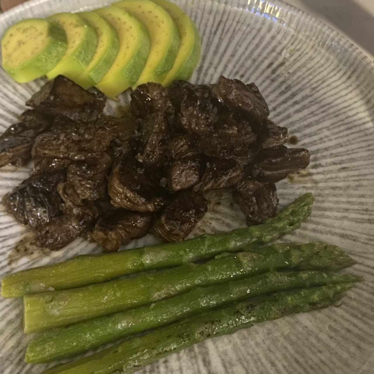 Entraña con esparragos 