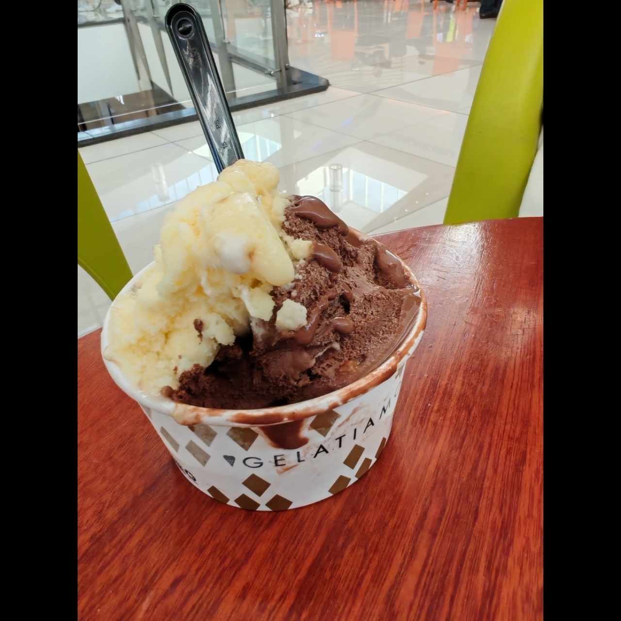 Chocolate 🍫 y mango 🥭