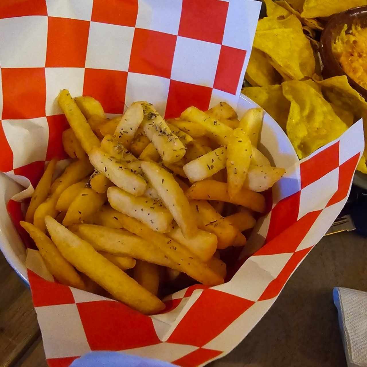 Papas fritas con eneldo