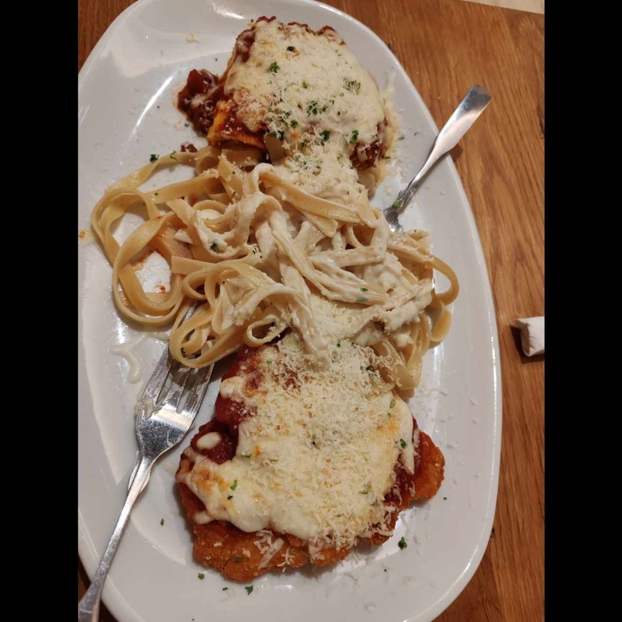 Milanesa de pollo lazaña y fetussini