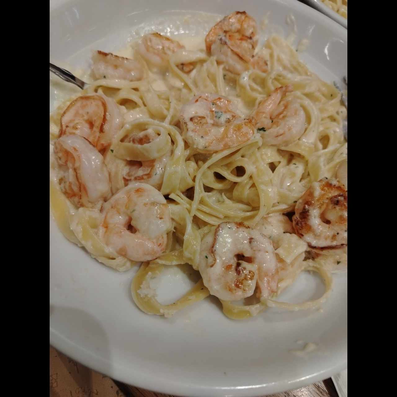 Pasta Alfredo con camarones 