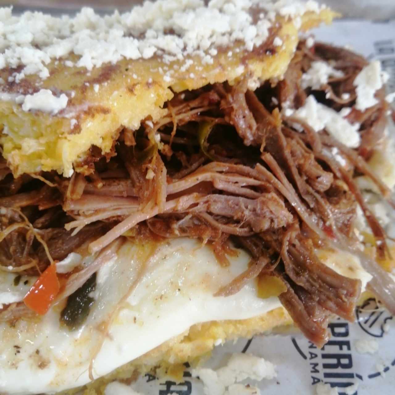 Cachapa con carne mechada