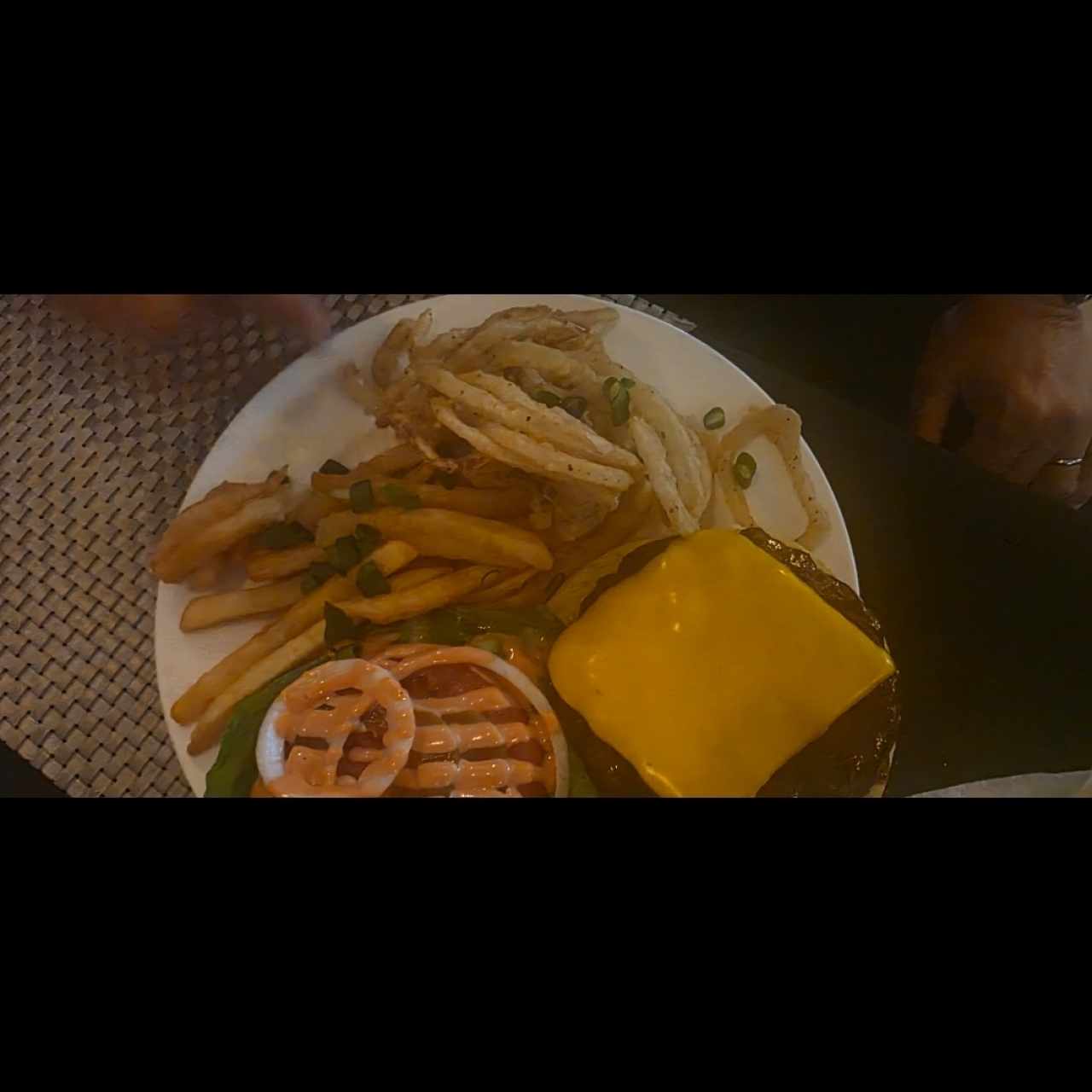 HAMBURGUESAS - CHEESE HAMBURGUESA