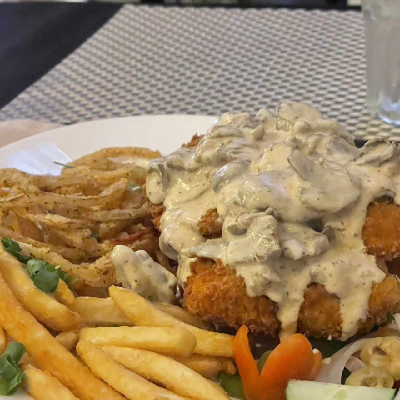 SCHNITZEL CON CHEDDAMELT PILA