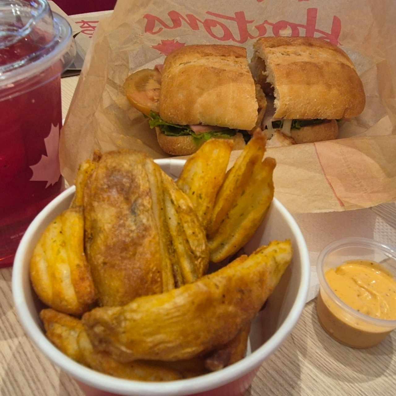 Emparedado de pollo.