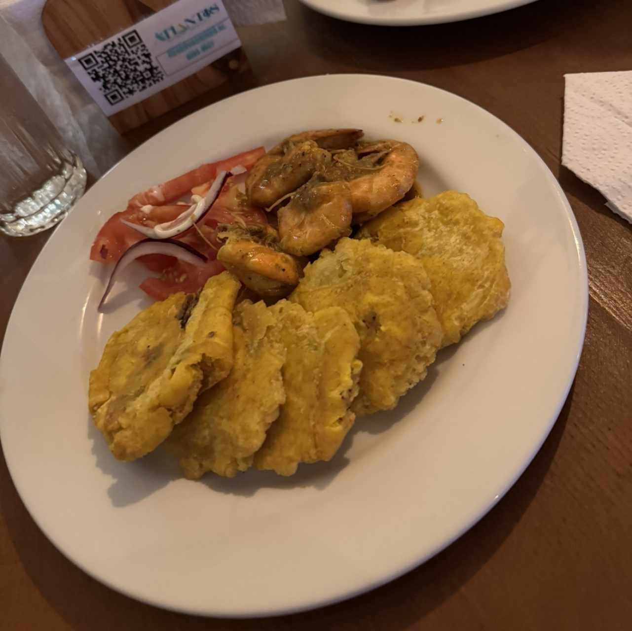 Camarones con patacones 