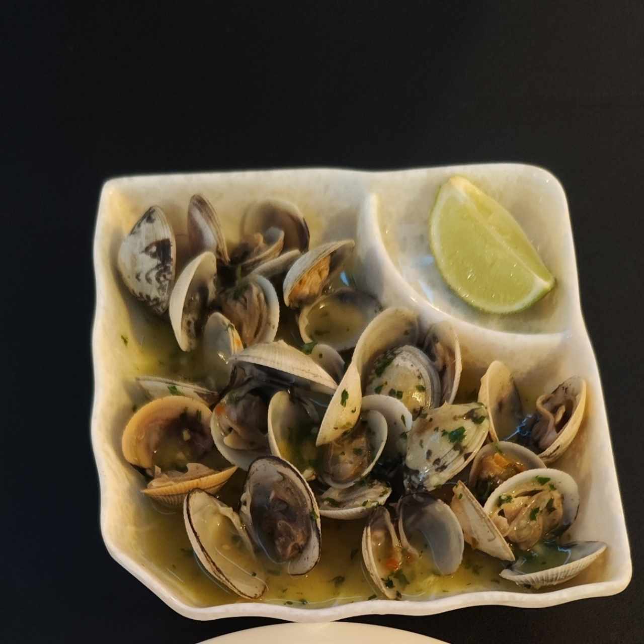 almeja al ajillo