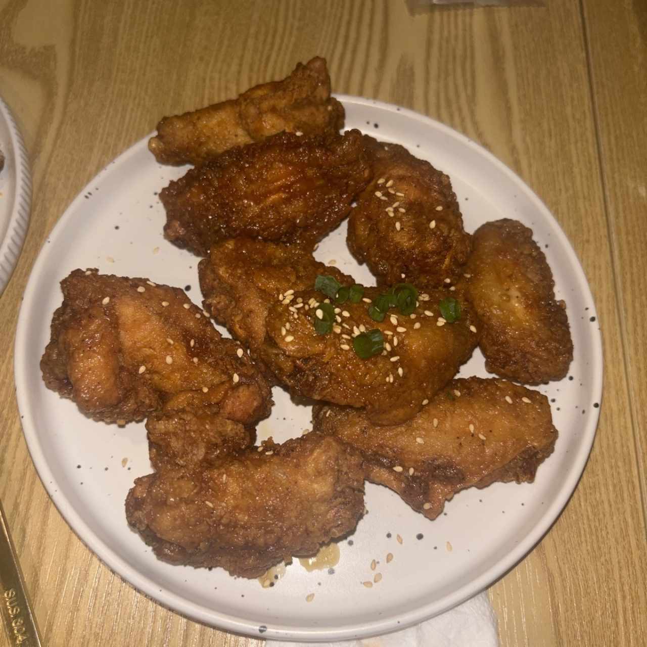 Pop corn chicken say sauce