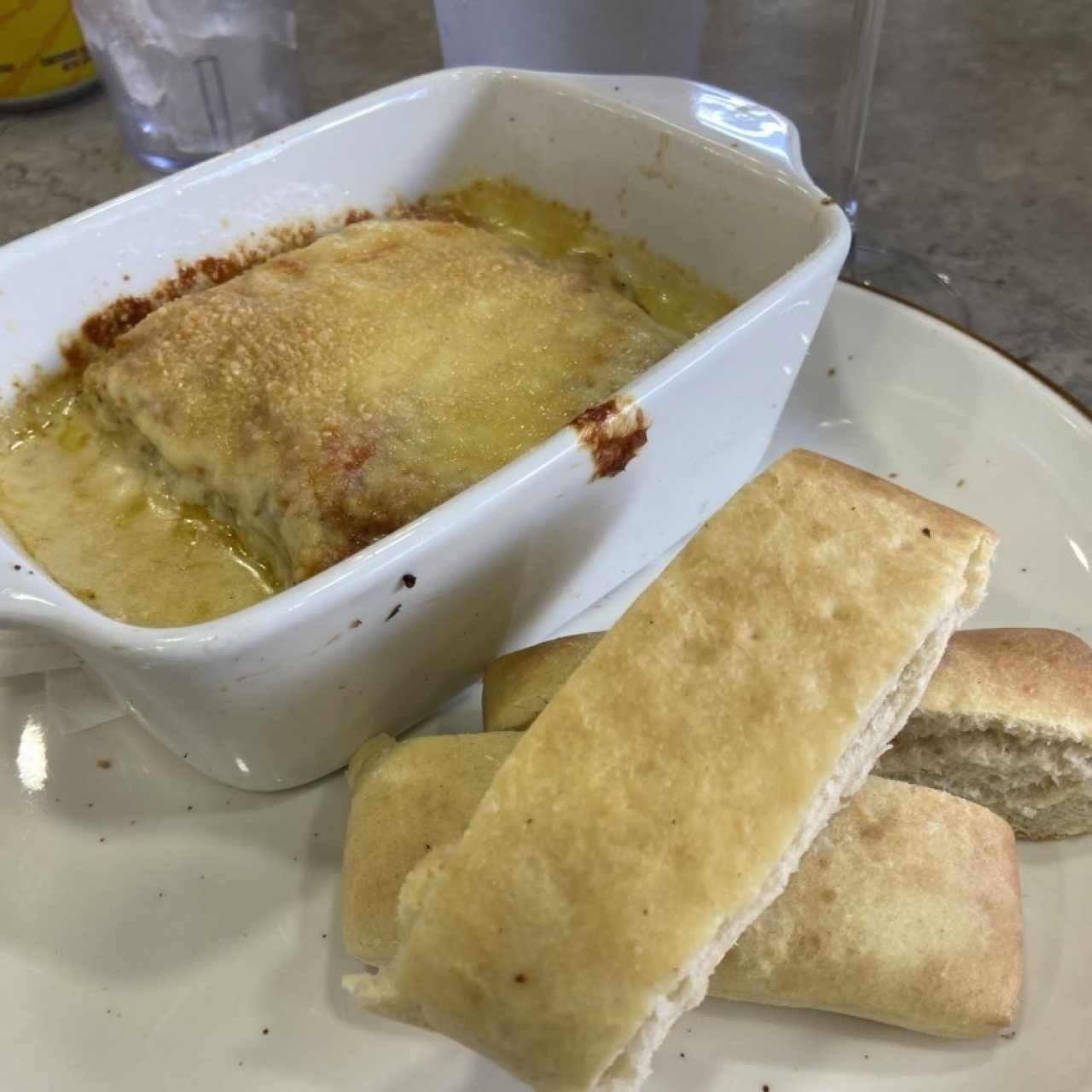 Lasaña de pollo en salsa blanca