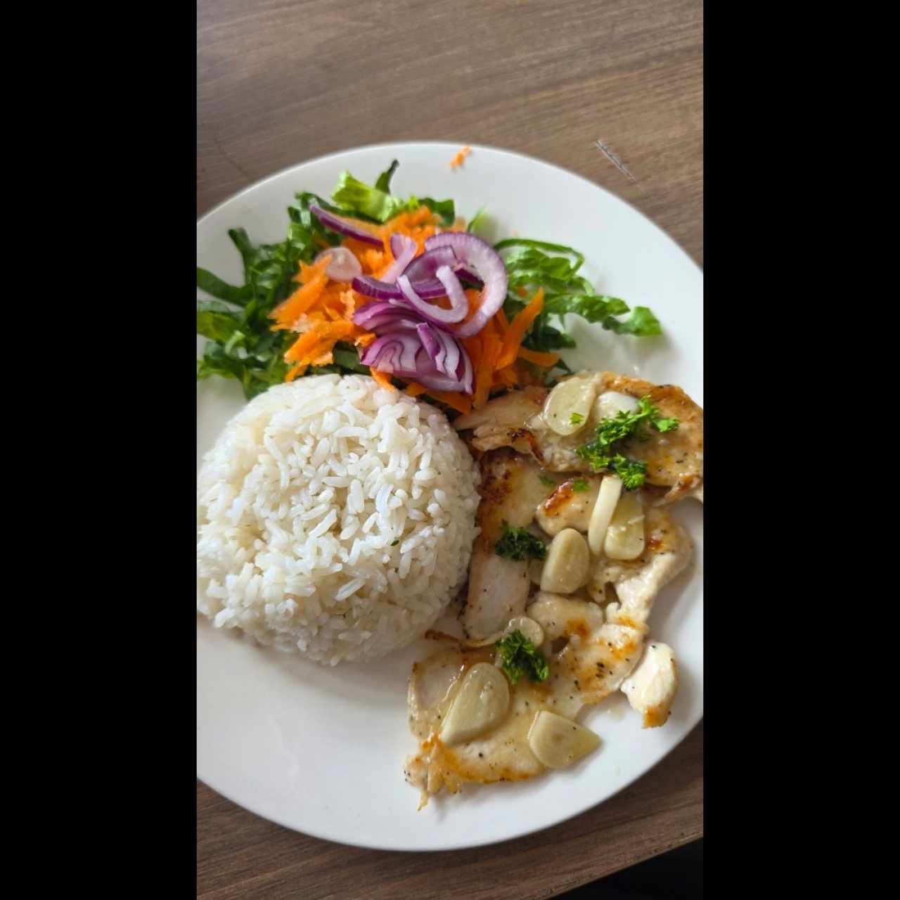 Pollo al ajillo