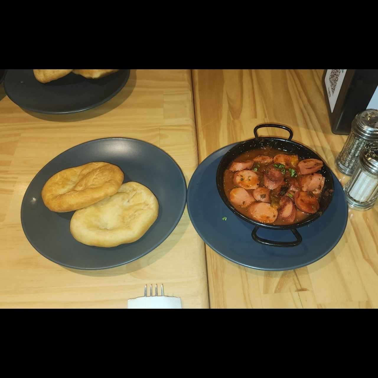 Salchicha guisada