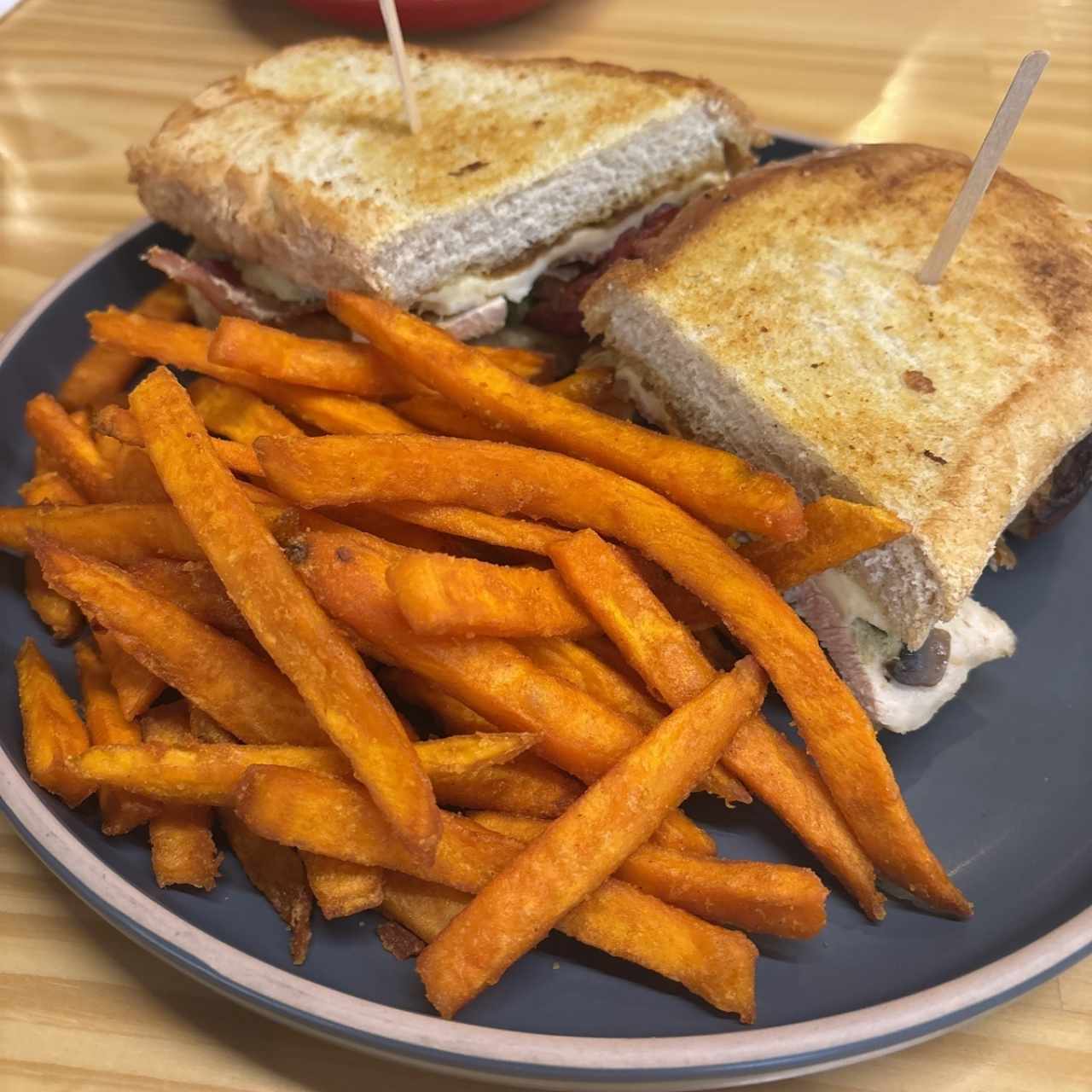 Sandwiches - Pollo Club