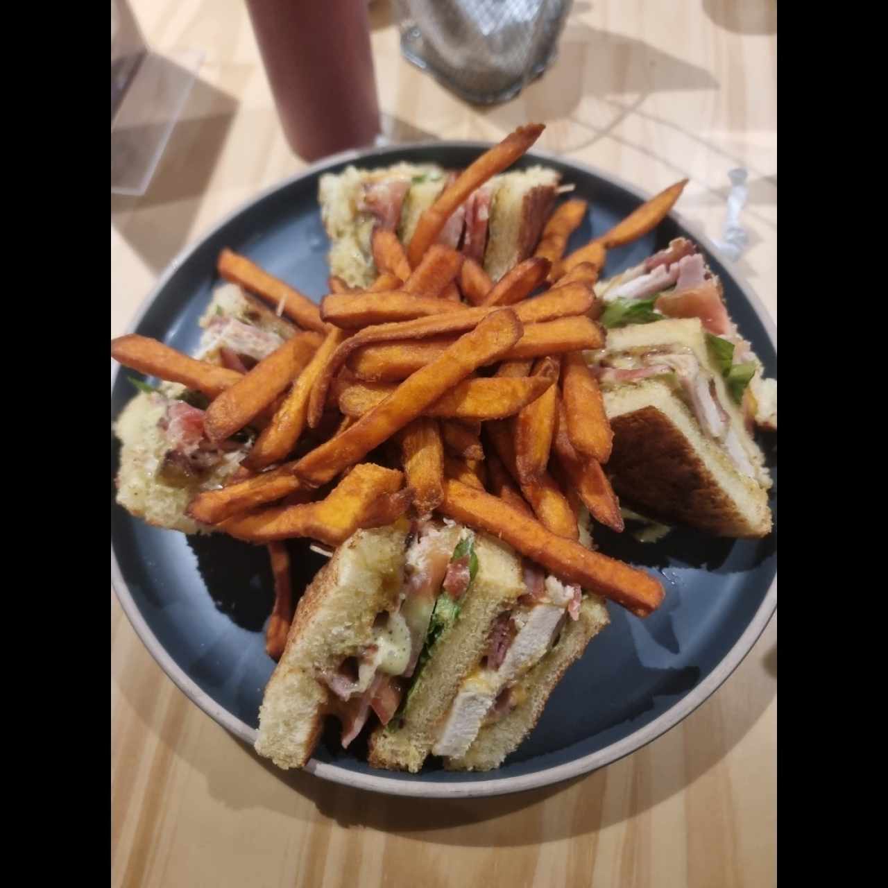 Sandwiches - Super Club con Camote
