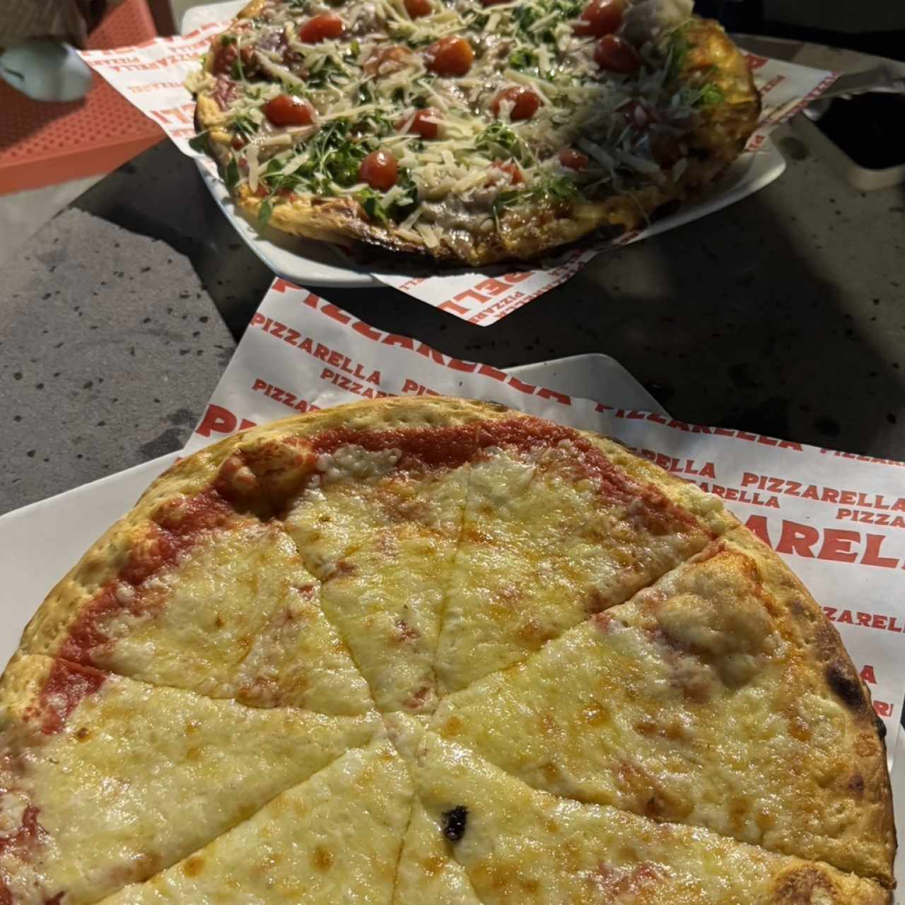 Pizza Margarita y Trufada