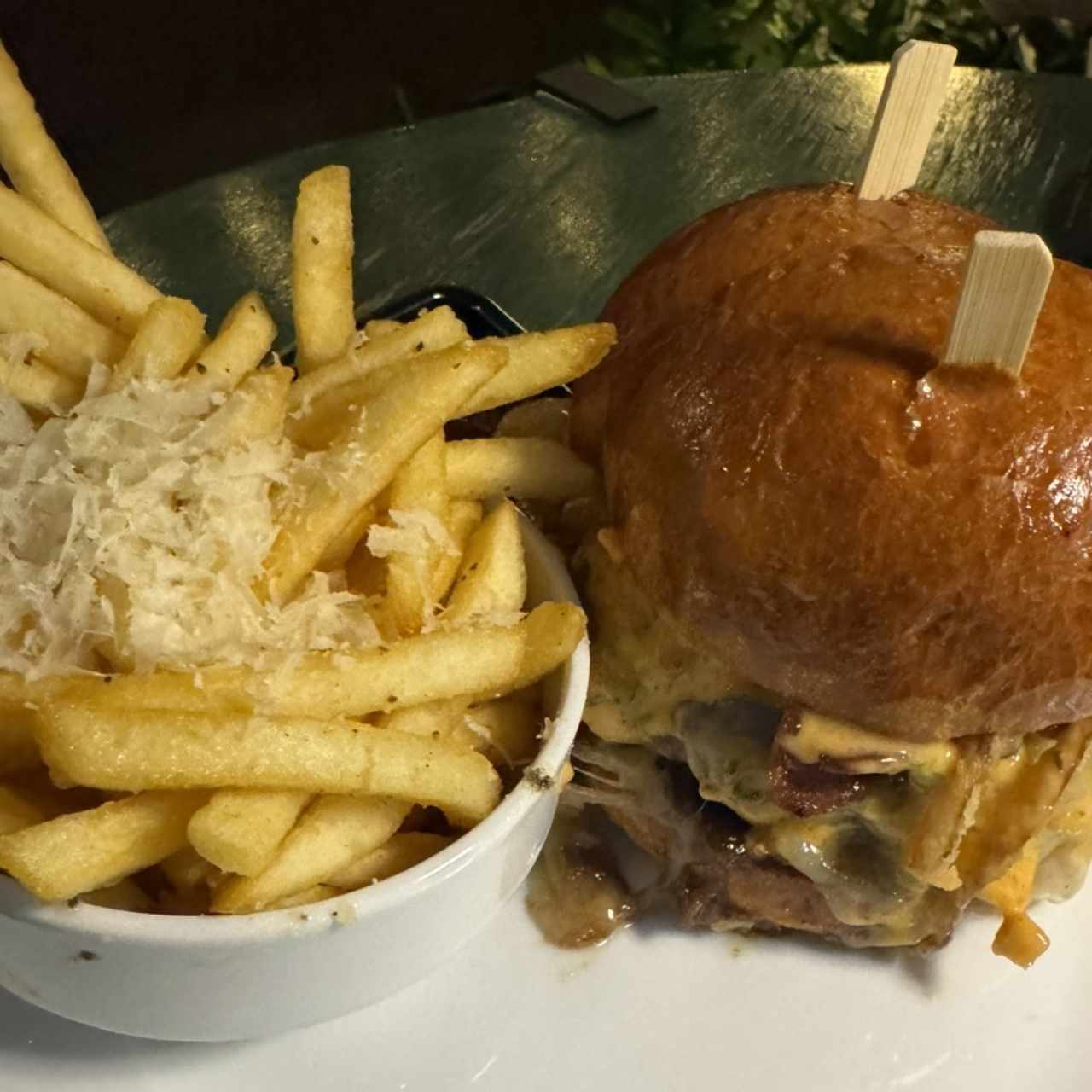CheeseBurger 