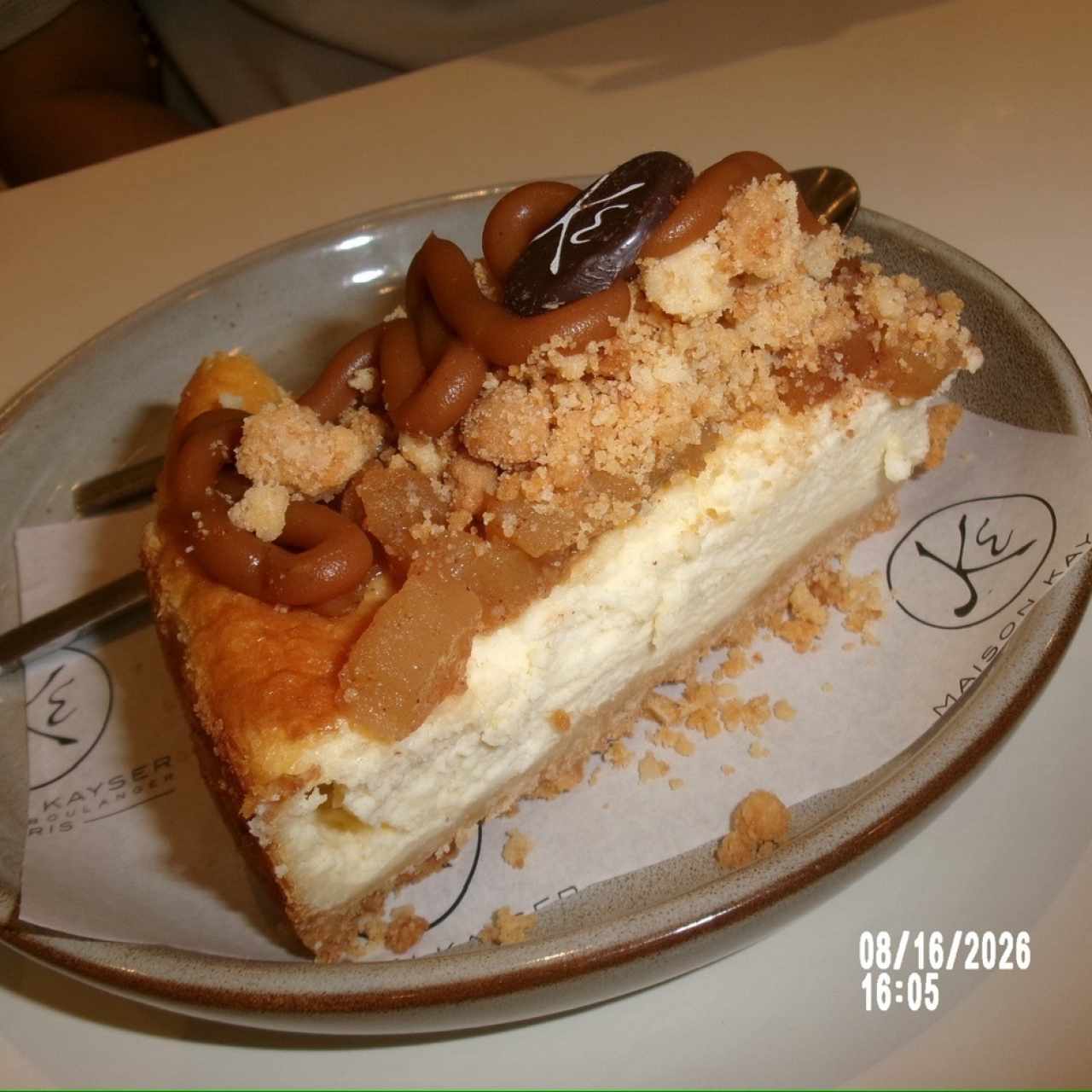 Apple Crumble Cheesecake