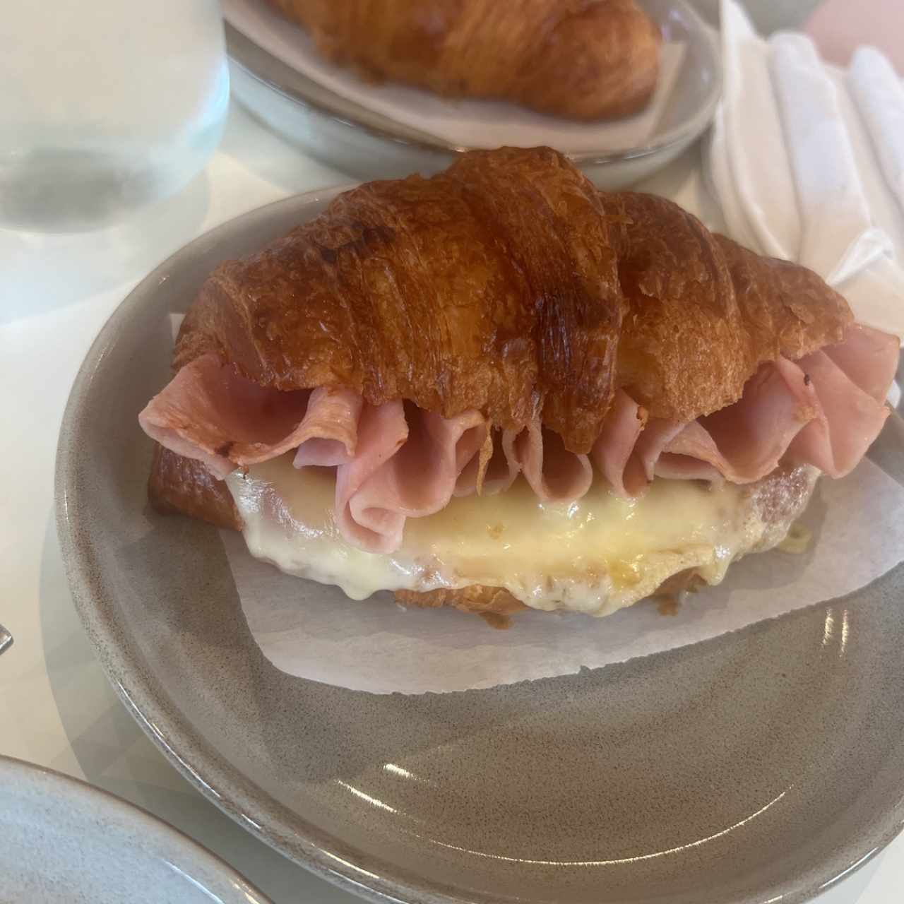 Jamón y queso gouda