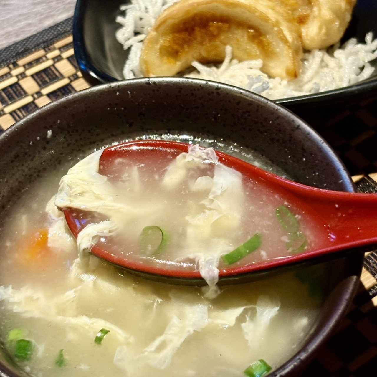 Sopita de huevos