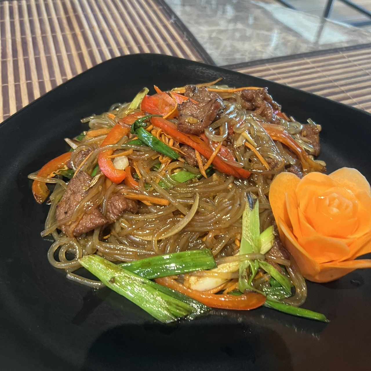 Fideos de Camote Salteados con Carne