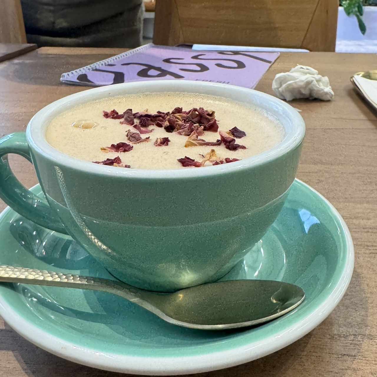 Latte de Rosas con shot de café