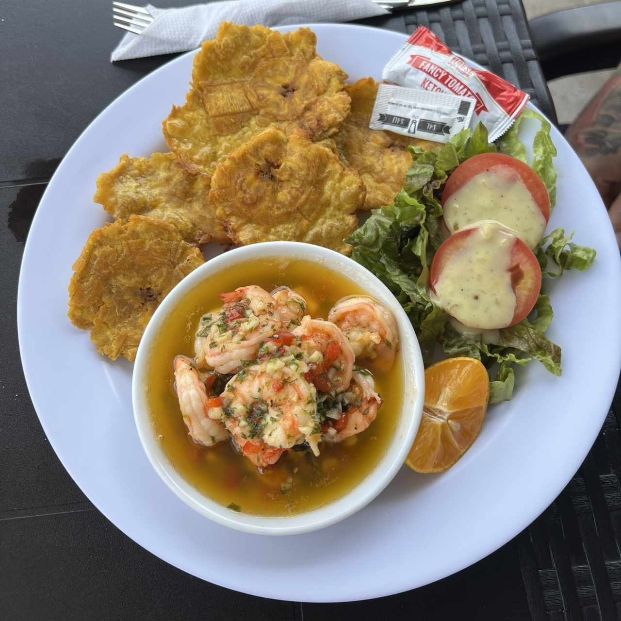 MAIN PLATE - Camarones al ajillo