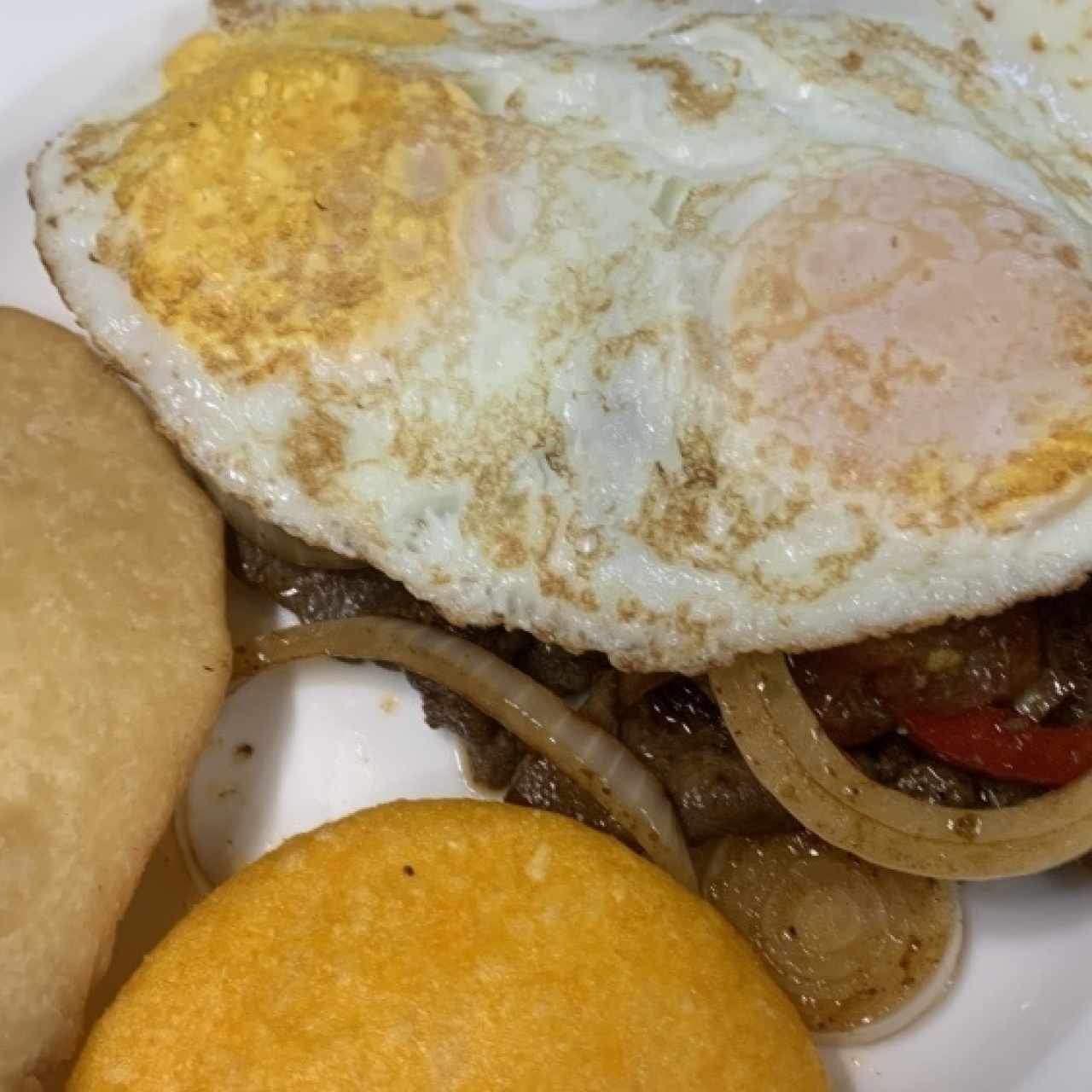 Desayunos - Bistec Encebollado