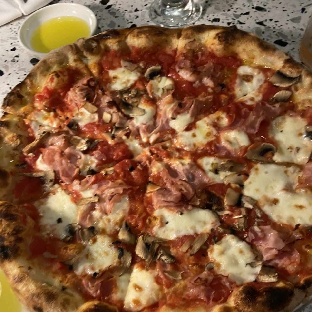 Prosciutto e funghi