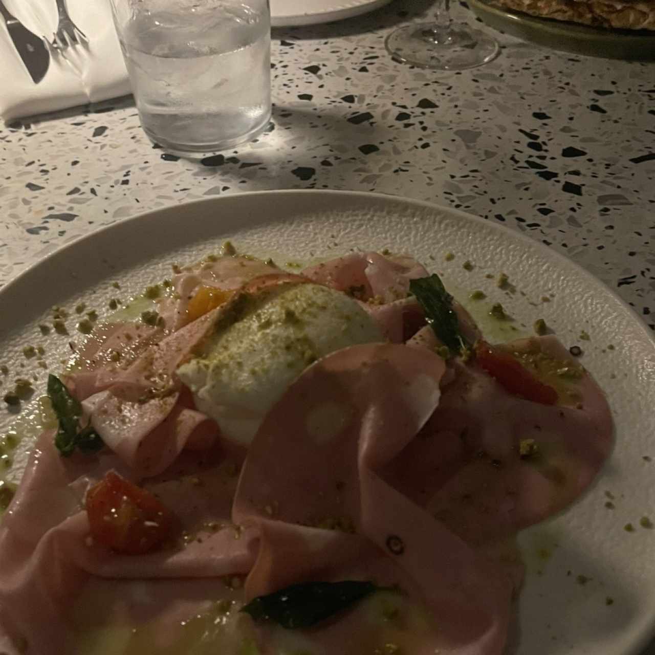 ANTIPASTI - Burrata e mortadella