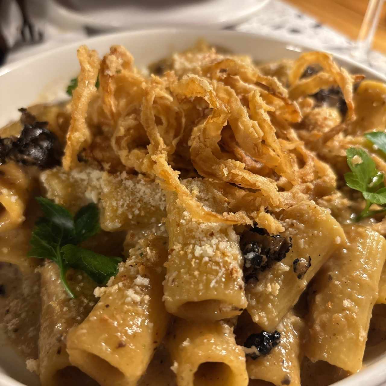 Rigatone cipolla e tartufo