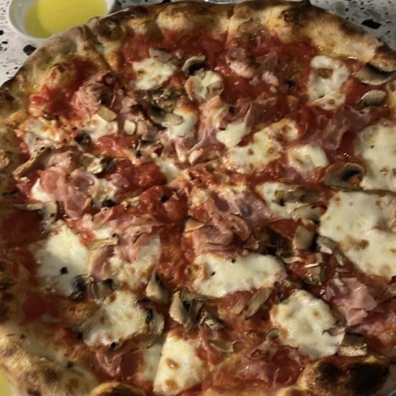 LE PIZZE - Prosciutto e funghi