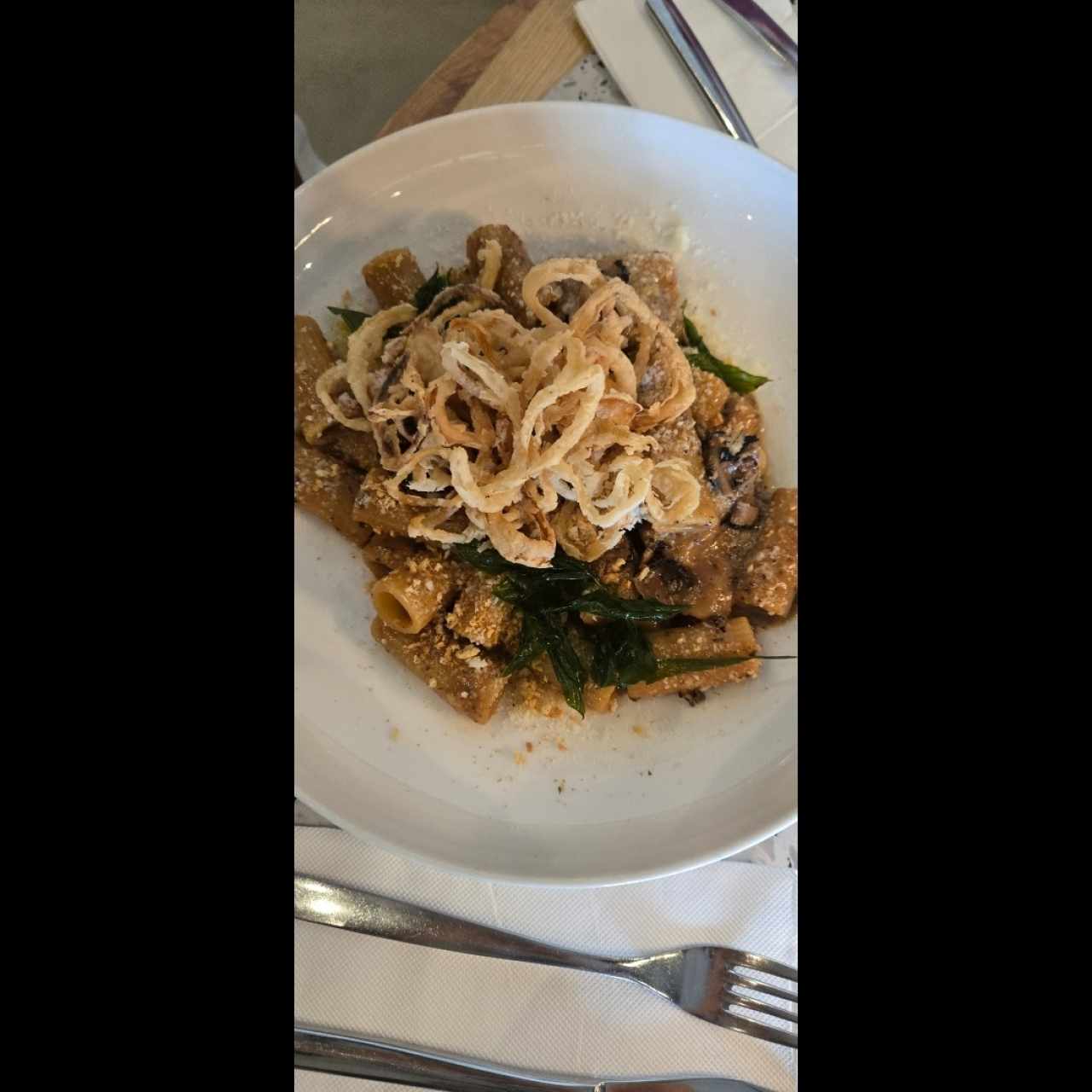 Rigatone cipolla e tartufo