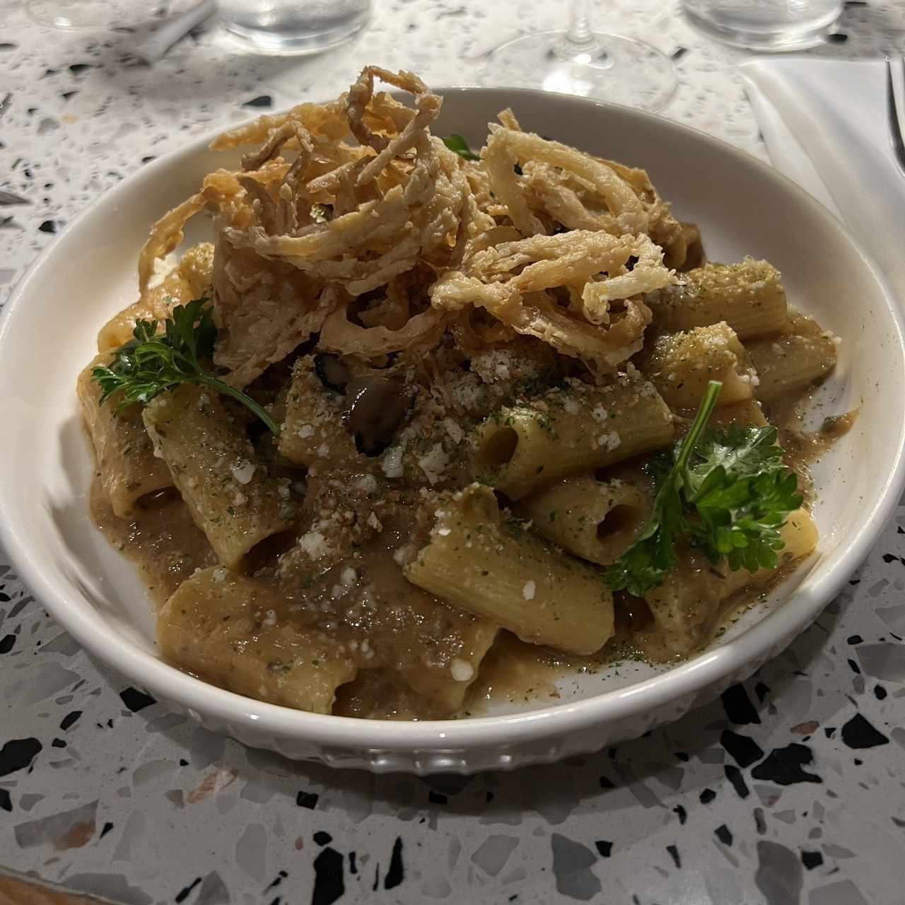 Rigatone cipolla e tartufo