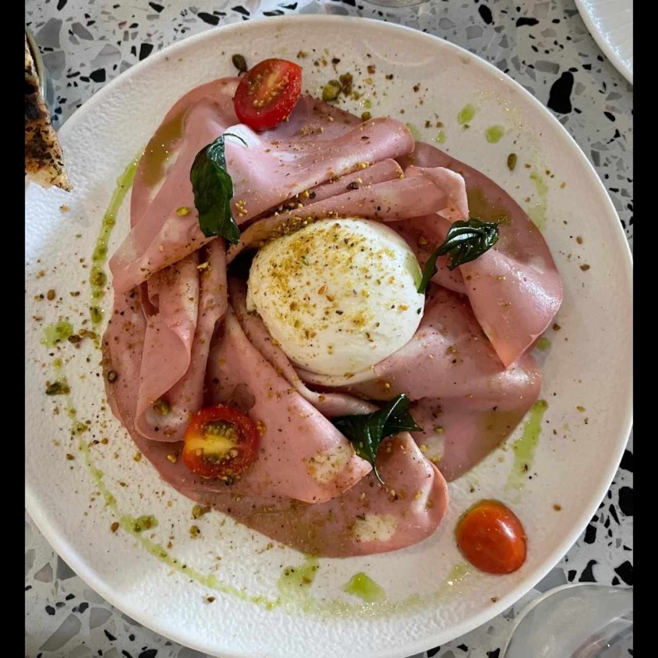ANTIPASTI - Burrata e mortadella