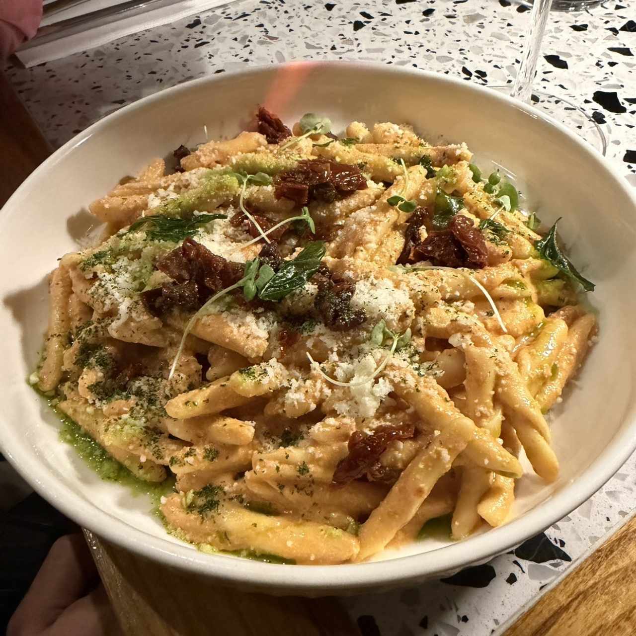 Strozzapreti al pesto siciliano