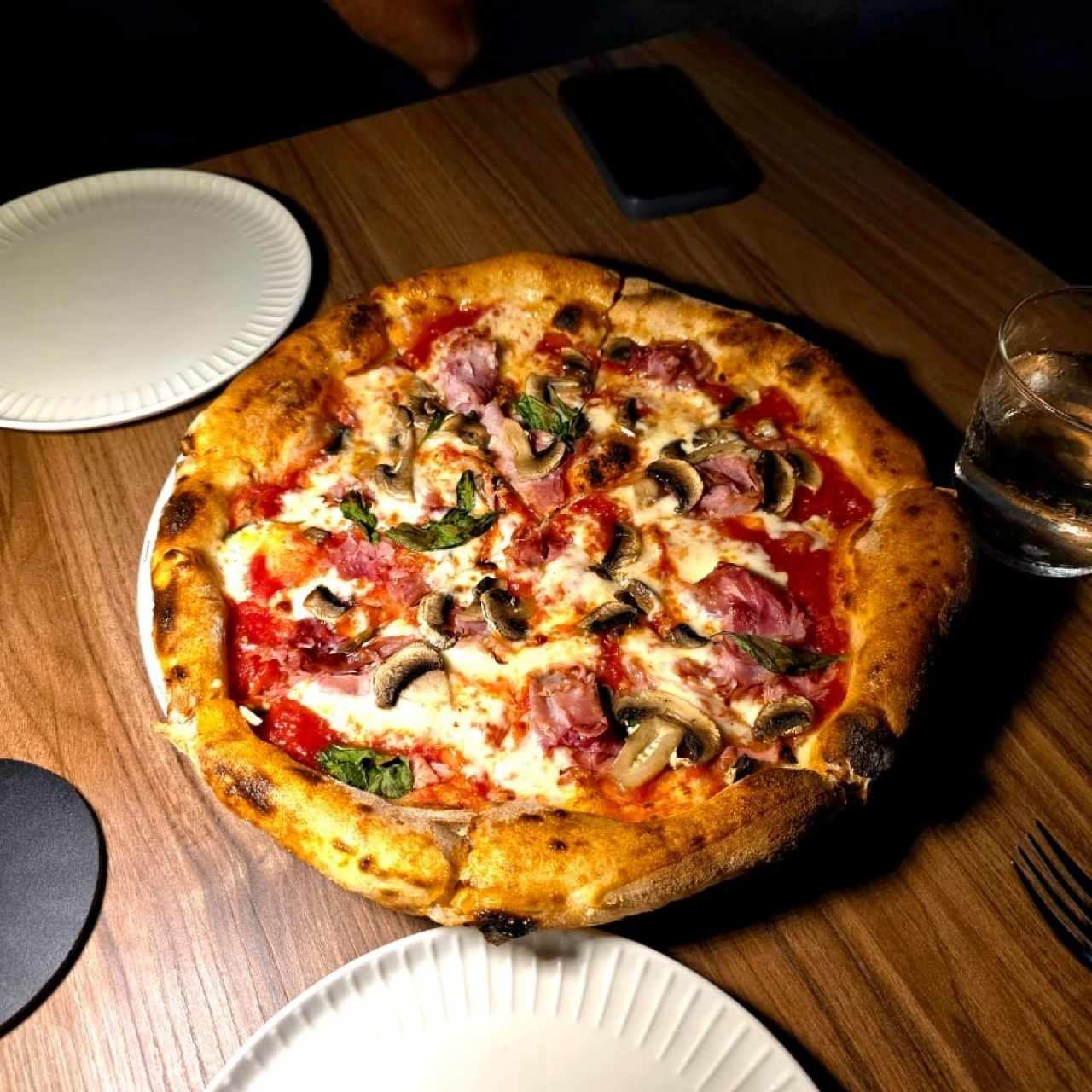 LE PIZZE - Prosciutto e funghi