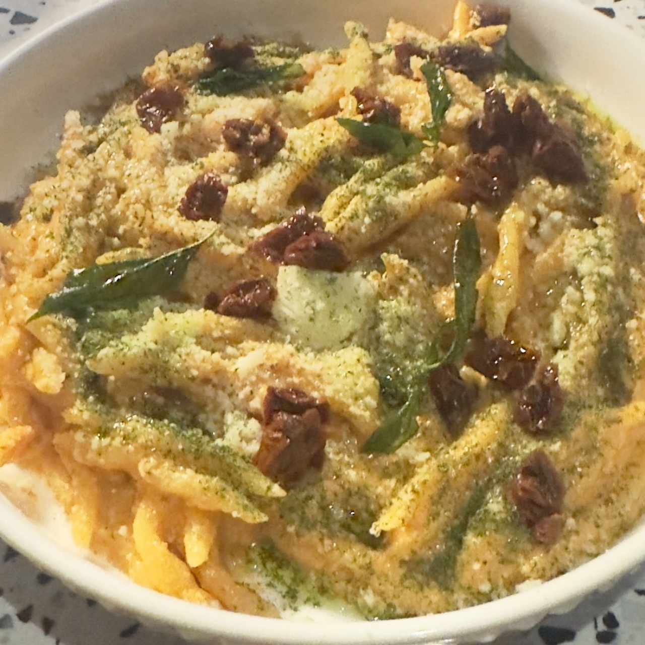 Strozzapreti al pesto siciliano
