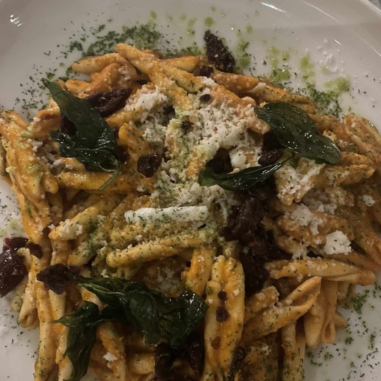 Strozzapreti al pesto siciliano