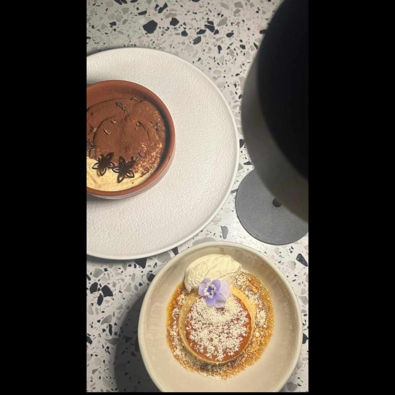 DOLCI - Tiramisú y Flan de queso 