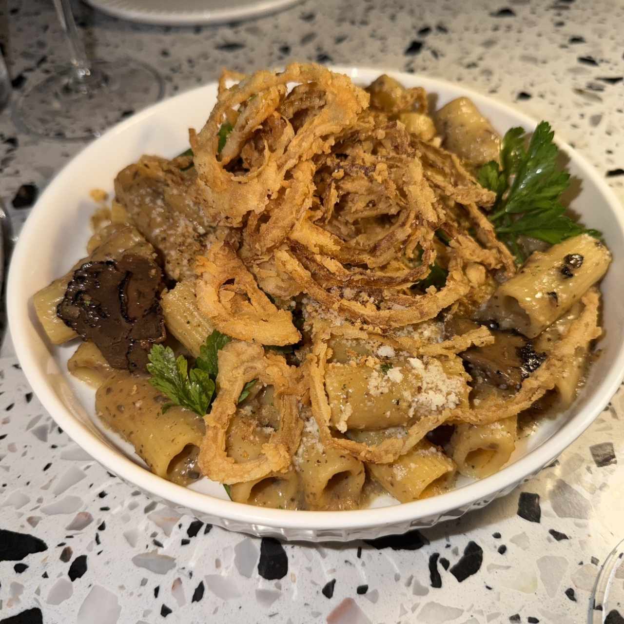 Rigatone cipolla e tartufo