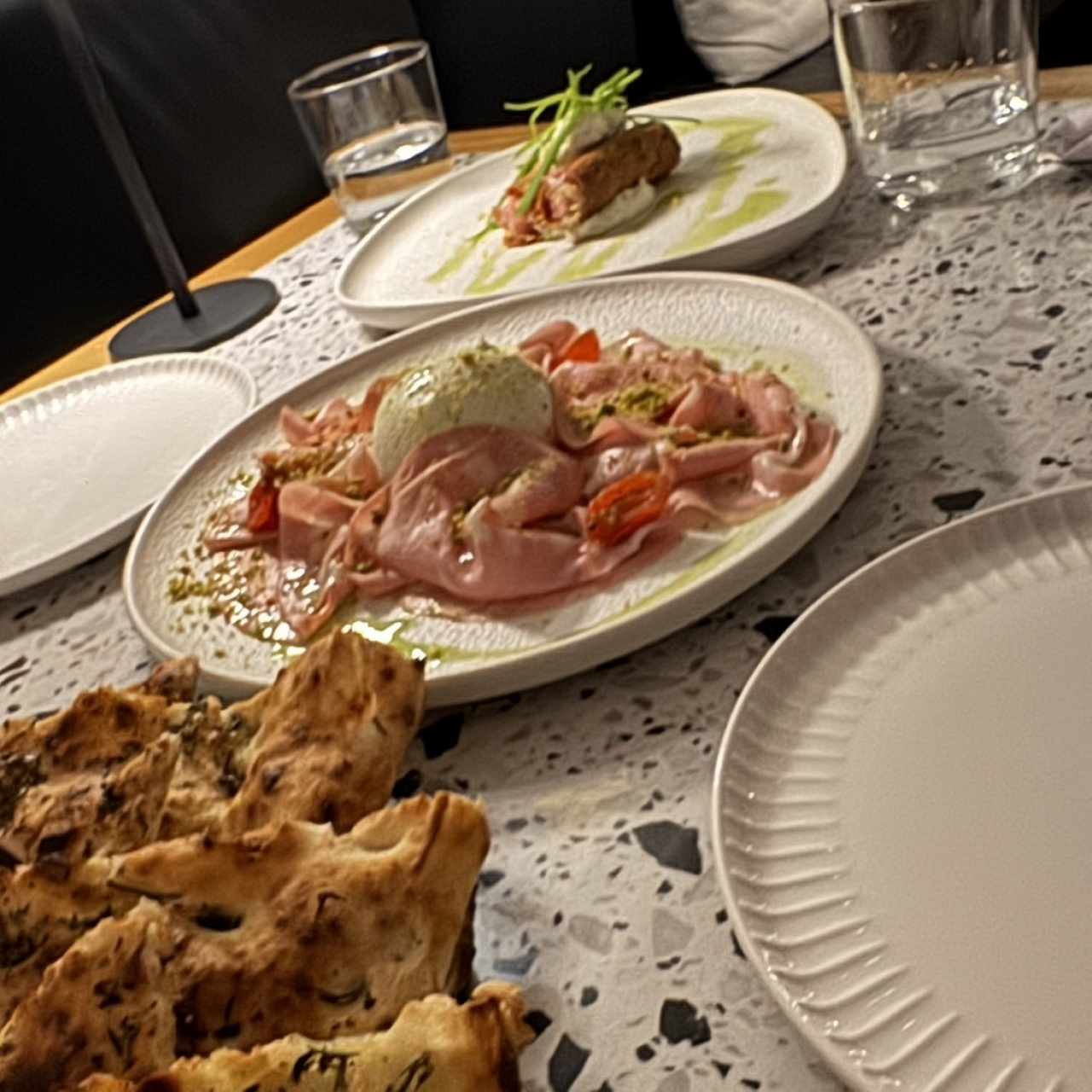 ANTIPASTI - Burrata e mortadella