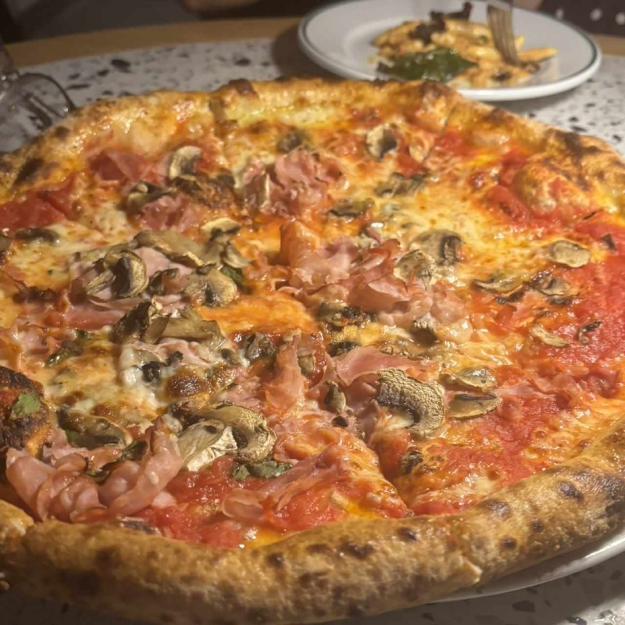 LE PIZZE - Prosciutto e funghi