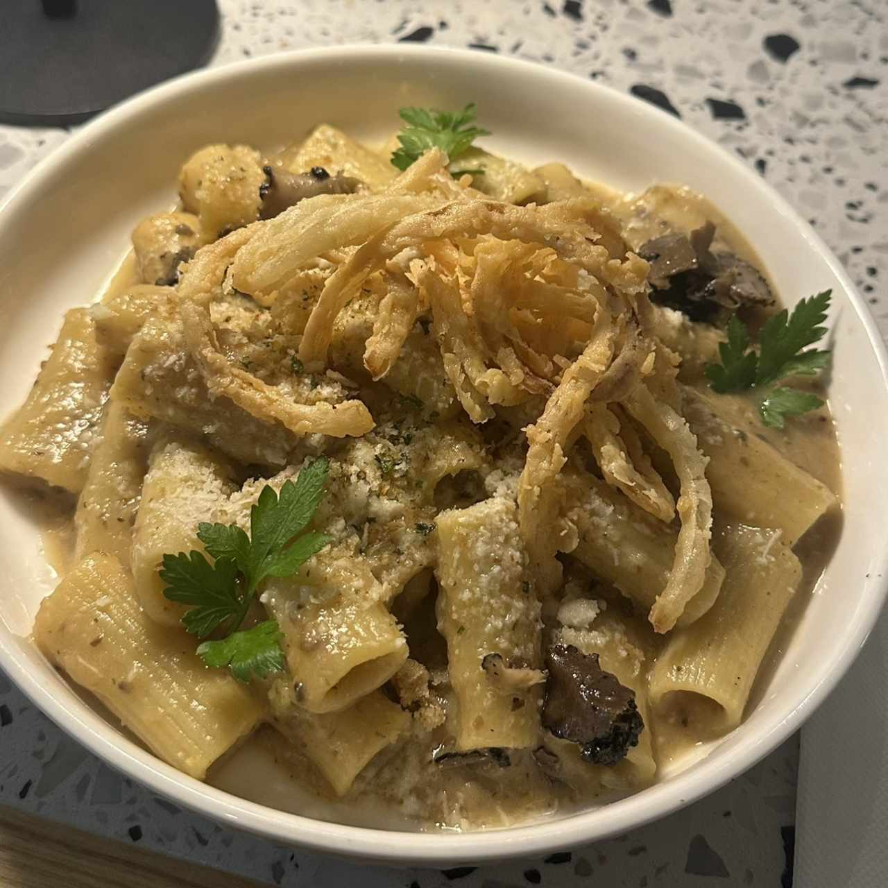 Rigatone cipolla e tartufo