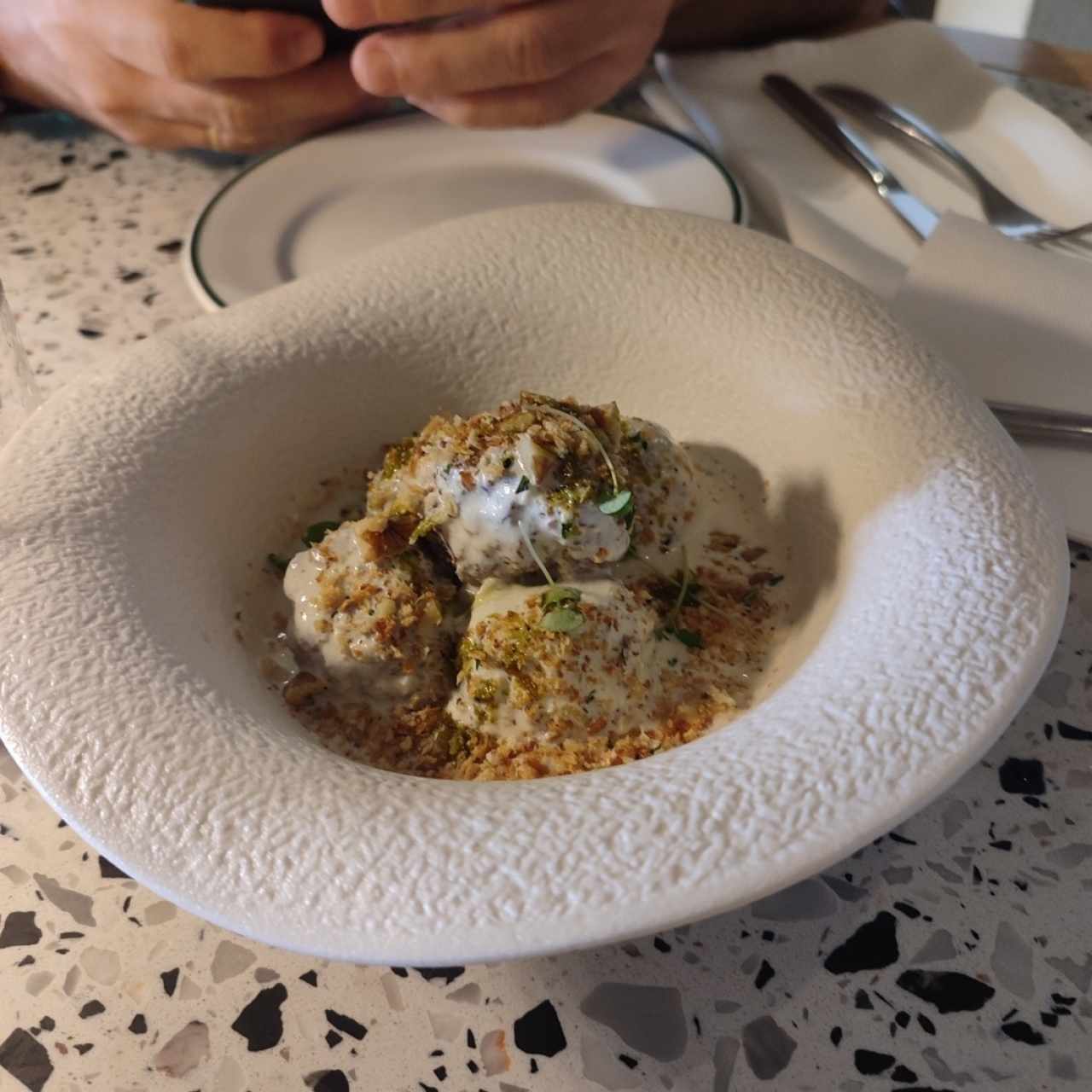 Albóndigas en salsa de Gorgonzola y nuez 