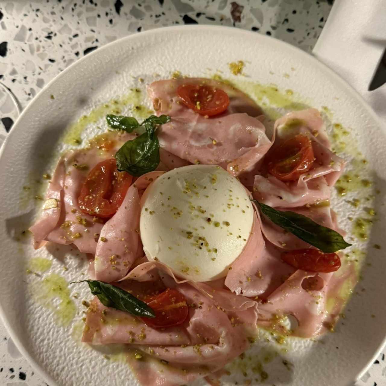 ANTIPASTI - Burrata e mortadella