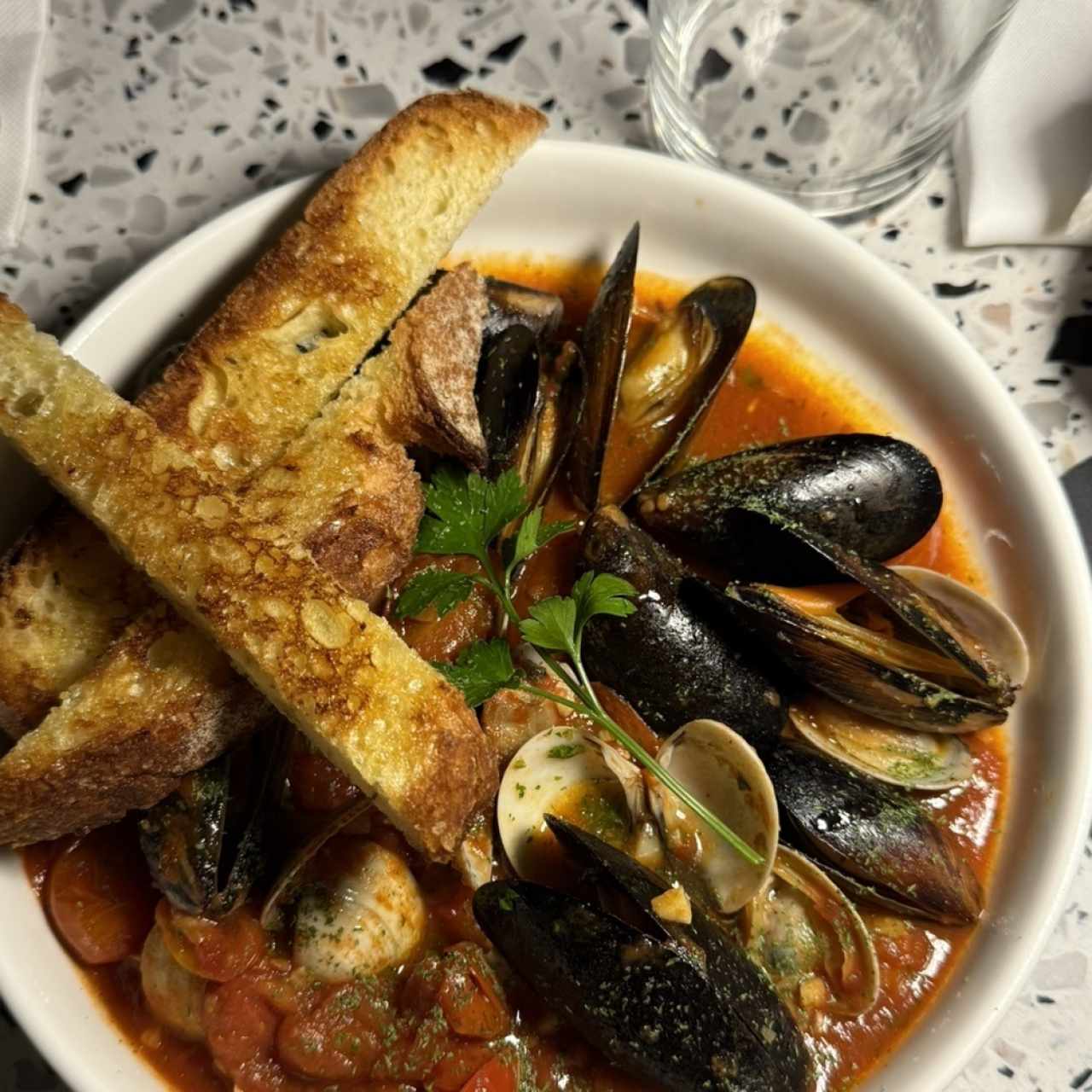 Cozze e vongole alla marinara