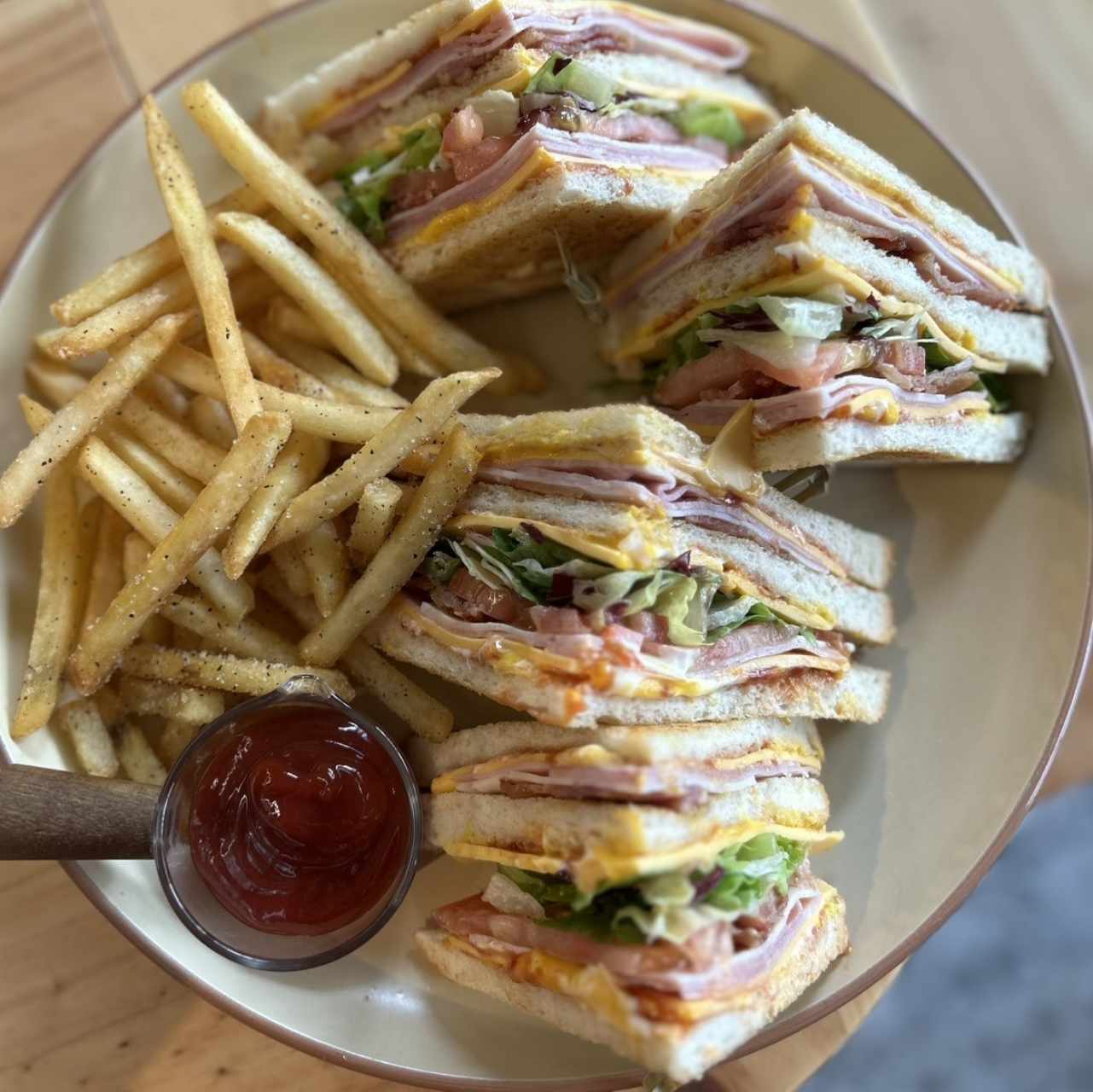 SÁNDWICHES - Club Sándwich Scarola