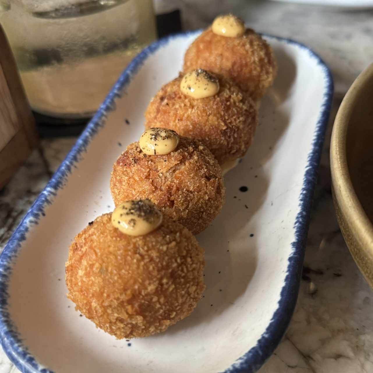 Croquetas de chorizo tableño