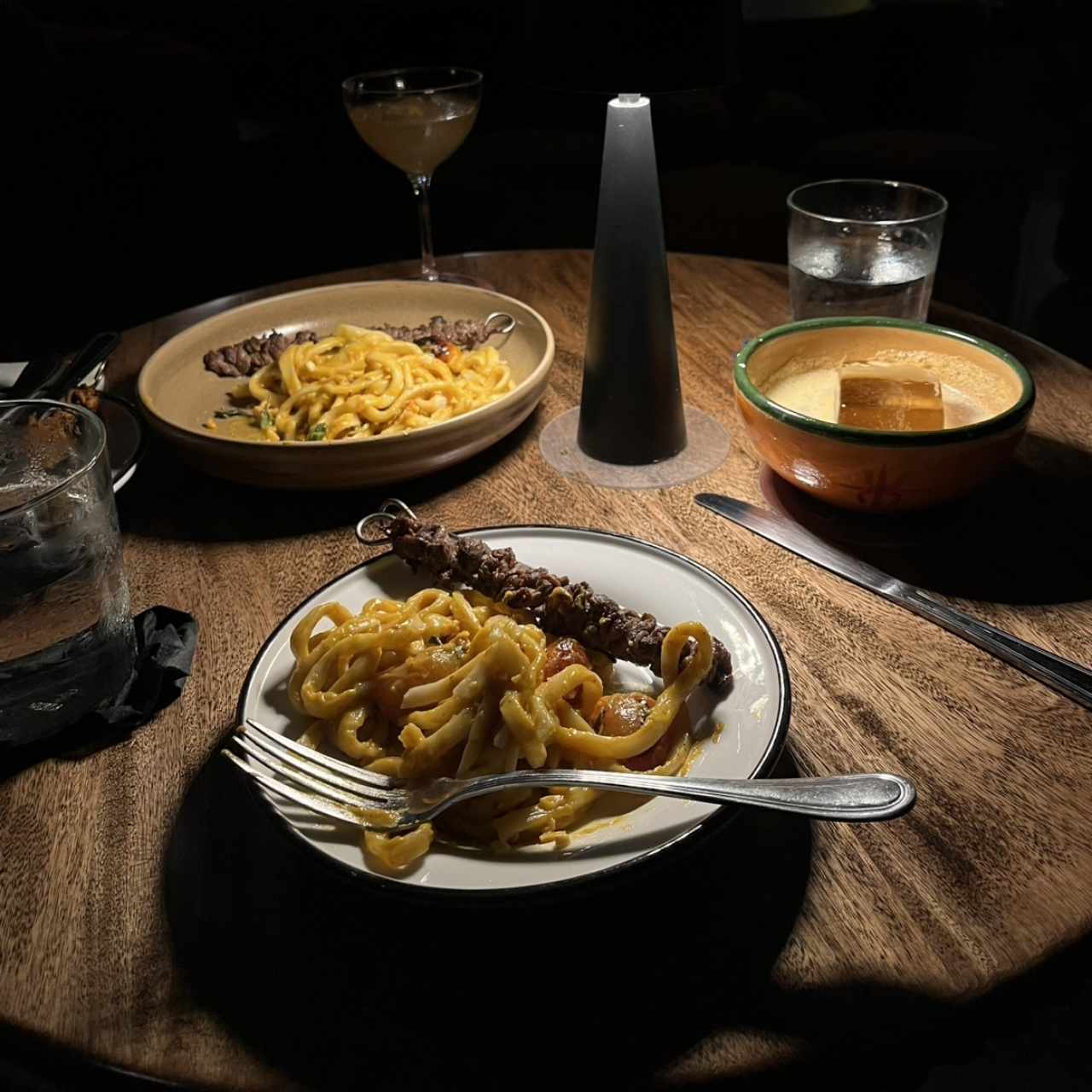 Fideos de Udon con carne en palito